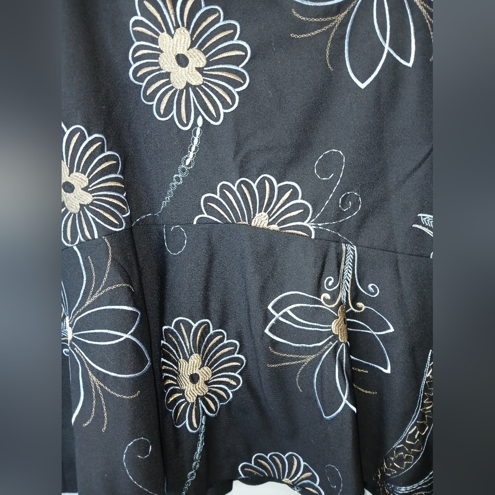Ann Taylor Loft women's 8 wool blend embroidered black skirt blue tan floral - Picture 3 of 10
